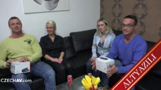 Annemin stresini almak için göğüslerine masaj yaptım zevke geldi