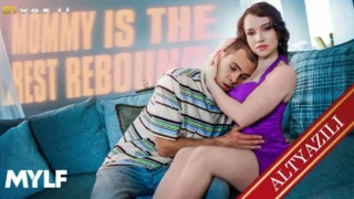 Aldatılan kız kardeşim sevgilisini kıskandırmak için seksi pozlar verdi