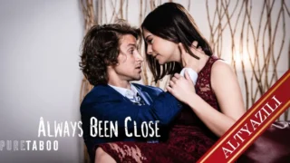 Esmer Yelloz Kız Yeni Evlenen Annesinin Yakışıklı Kocasını Baştan Çıkarrdı