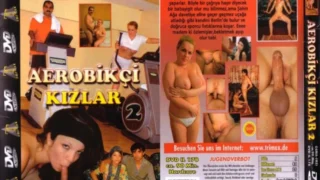 Havuz Partisindeyken Tanıştığı Mavi Gözlü Kızla Sikişip Sevgilisini Aldattı