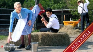 Tombik Ama O Kadar Tatlı ki Yeni Karısının Üvey Kızını Sikmeye Doyamadı